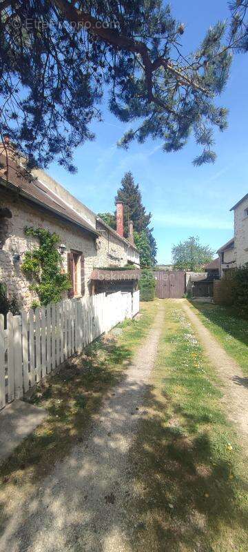 Maison à ONCY-SUR-ECOLE