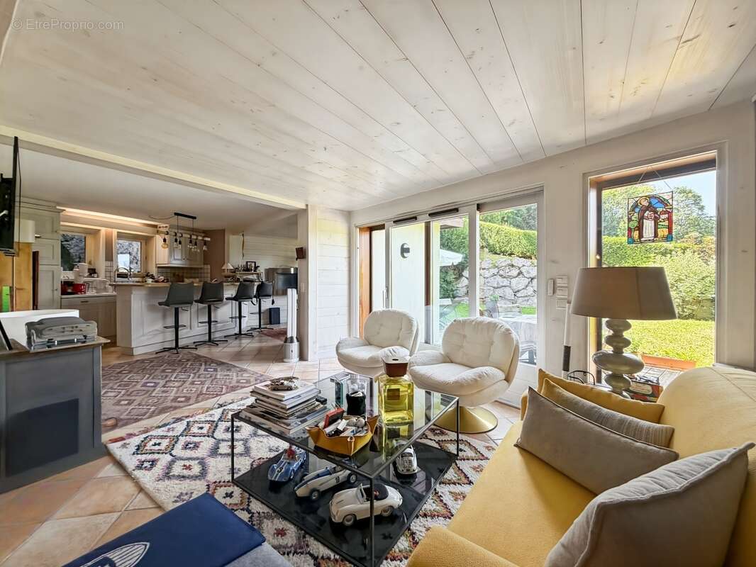 A VENDRE - Appartement T4 en rez de jardin - MEGEVE - photo 3