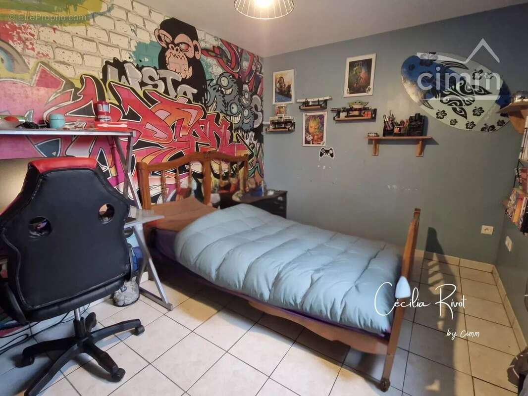 Maison à SAINT-CHRISTOLY-DE-BLAYE