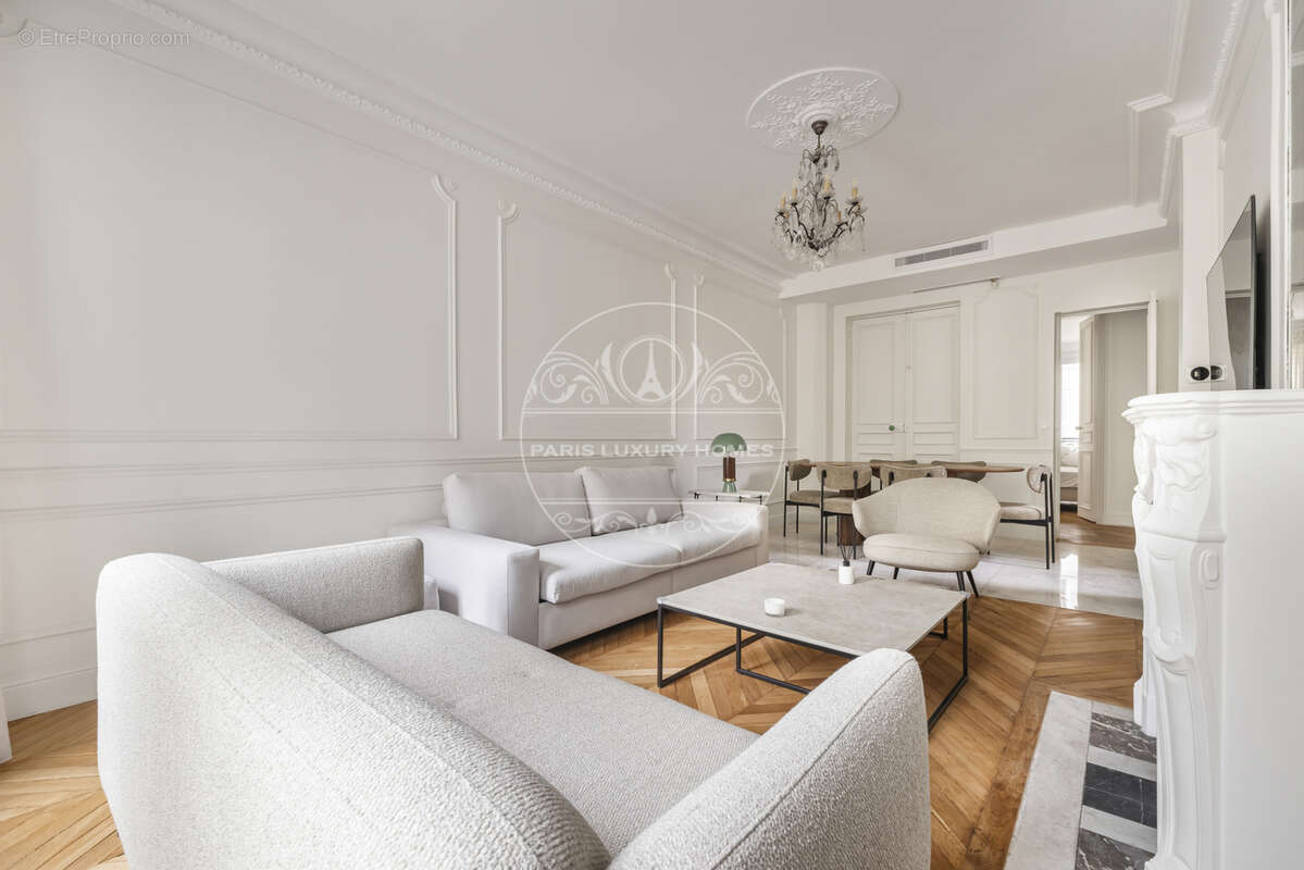 Appartement à PARIS-7E