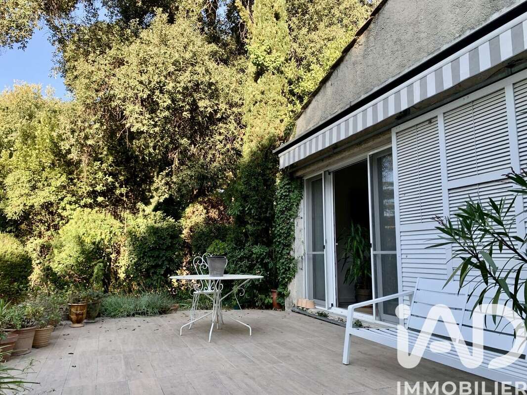 Maison 159 m² à Garons  - photo 3