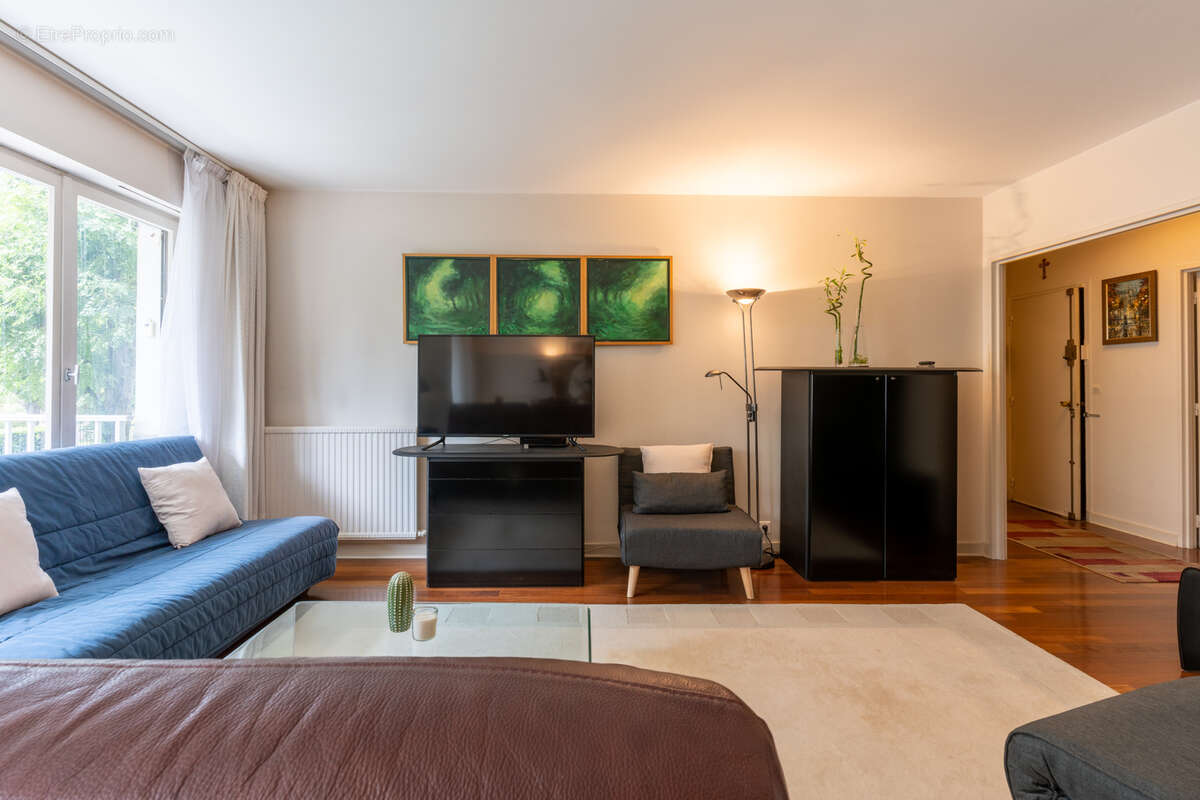 Appartement à COURBEVOIE