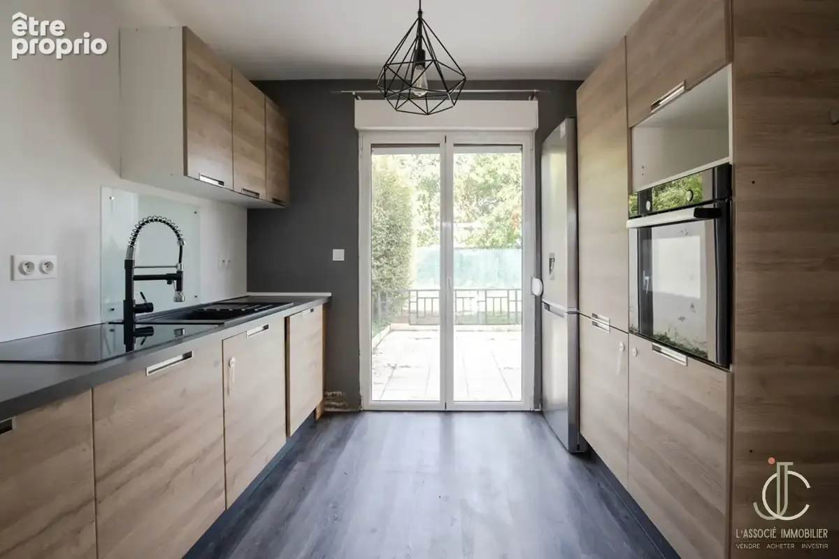 SEICHAMPS - Maison 80m2 - 3 chambres - Jardin et garage - photo 4