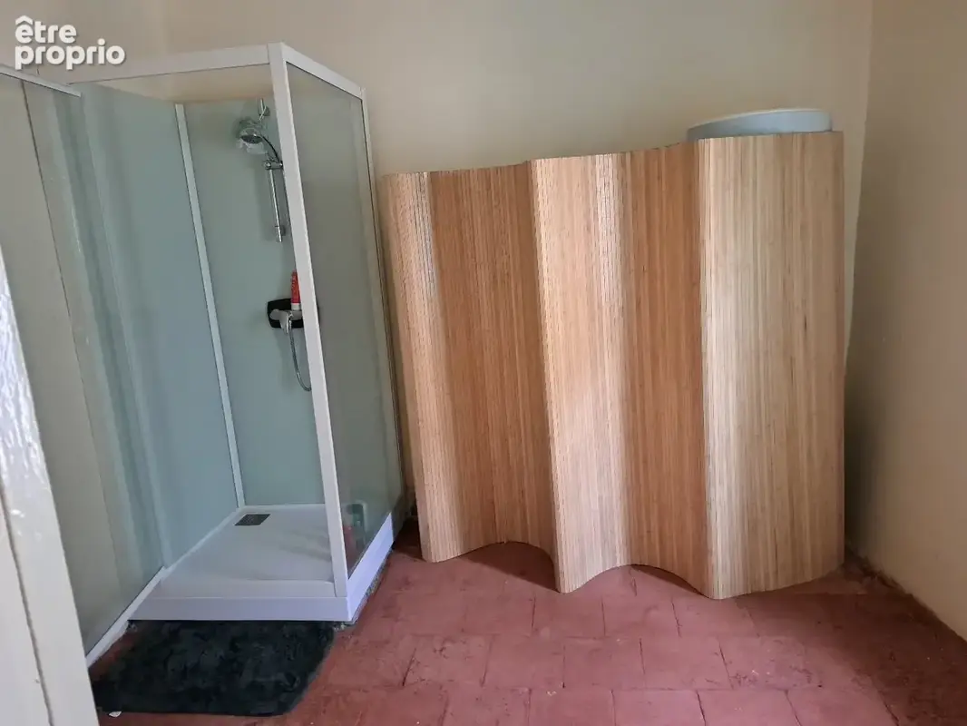 CREISSAN  Maison de village en pierre  3 chambres  73 m²  70 000  - photo 7