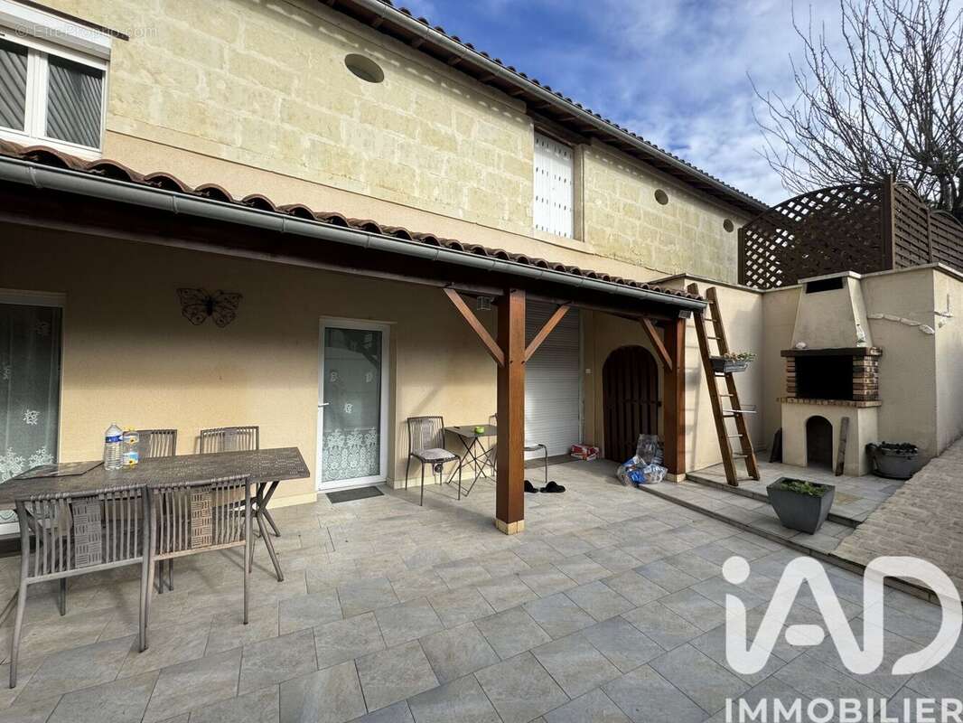 Maison 195 m² à Loudun  - photo 2