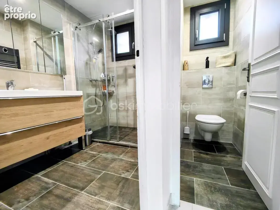 Ensemble de 2 maisons rénovées en lisère de forêt à Thoiry au calme absolu ! - photo 9