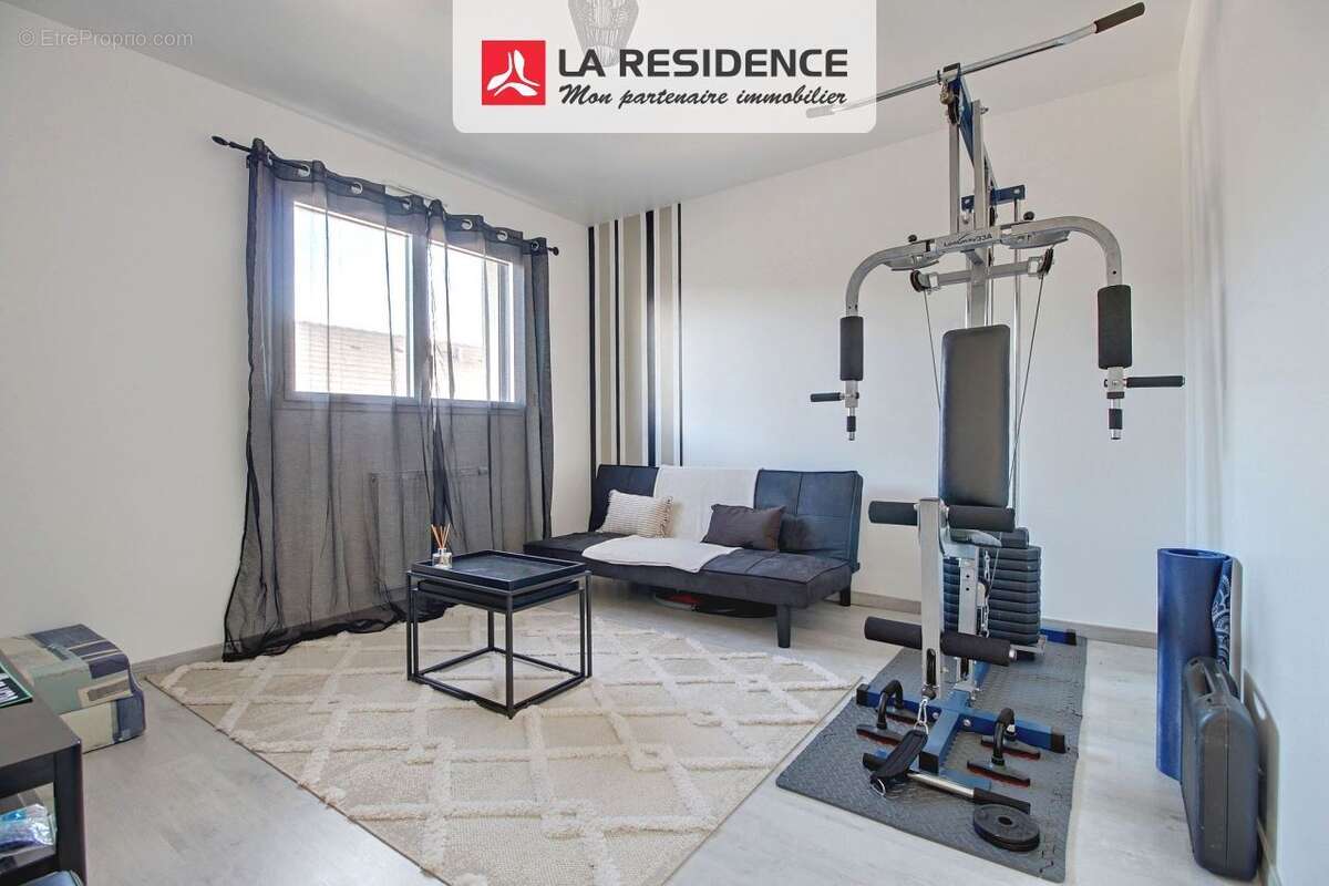 Maison à SAINT-ETIENNE-DU-ROUVRAY