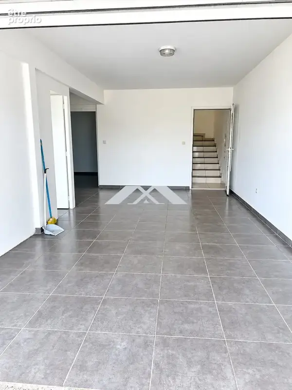 Maison 5 pièces 138 m² à vendre à Le Tampon (97430) - photo 5