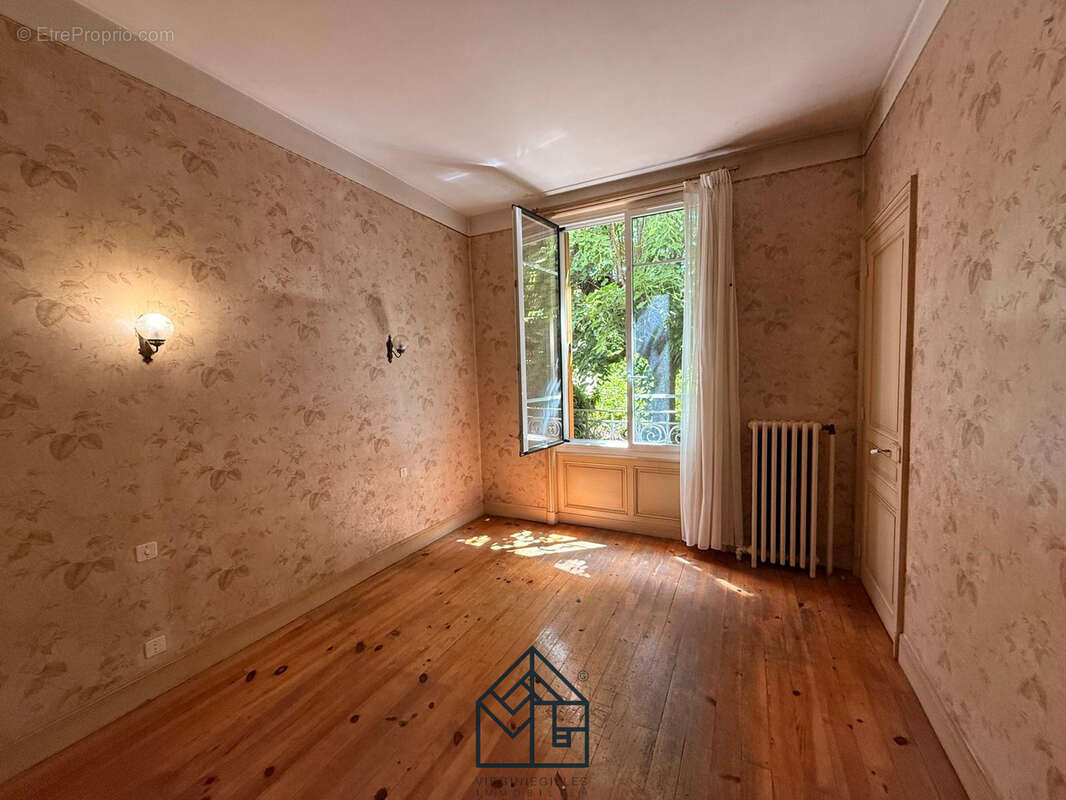 Riorges - rue marechal foch - maison des annees 30 a renover - photo 11