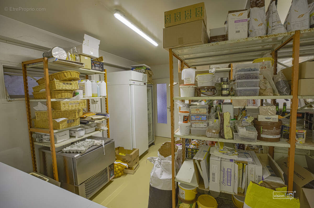 Commerce à LAROQUEBROU