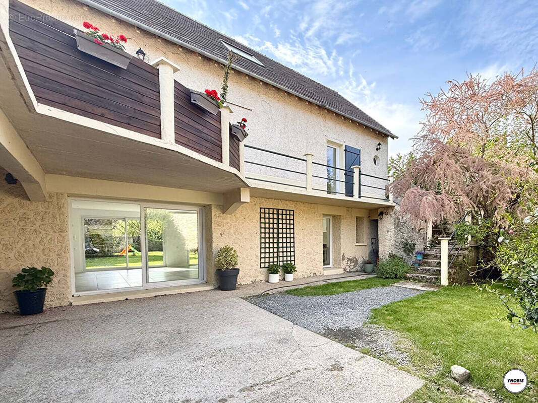 Maison à ROSNY-SUR-SEINE