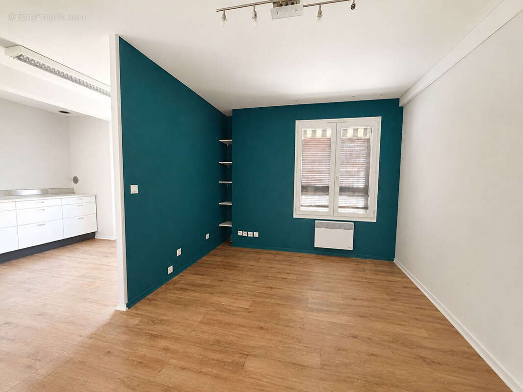 HYPER CENTRE, Local professionnel de 190 m² avec ascenseur, divisible et transformable en habitation - photo 5