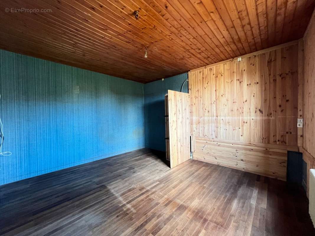 Maison à BEAULIEU-SOUS-LA-ROCHE