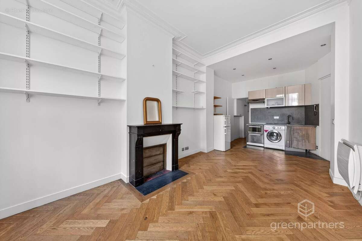 Appartement à PARIS-14E