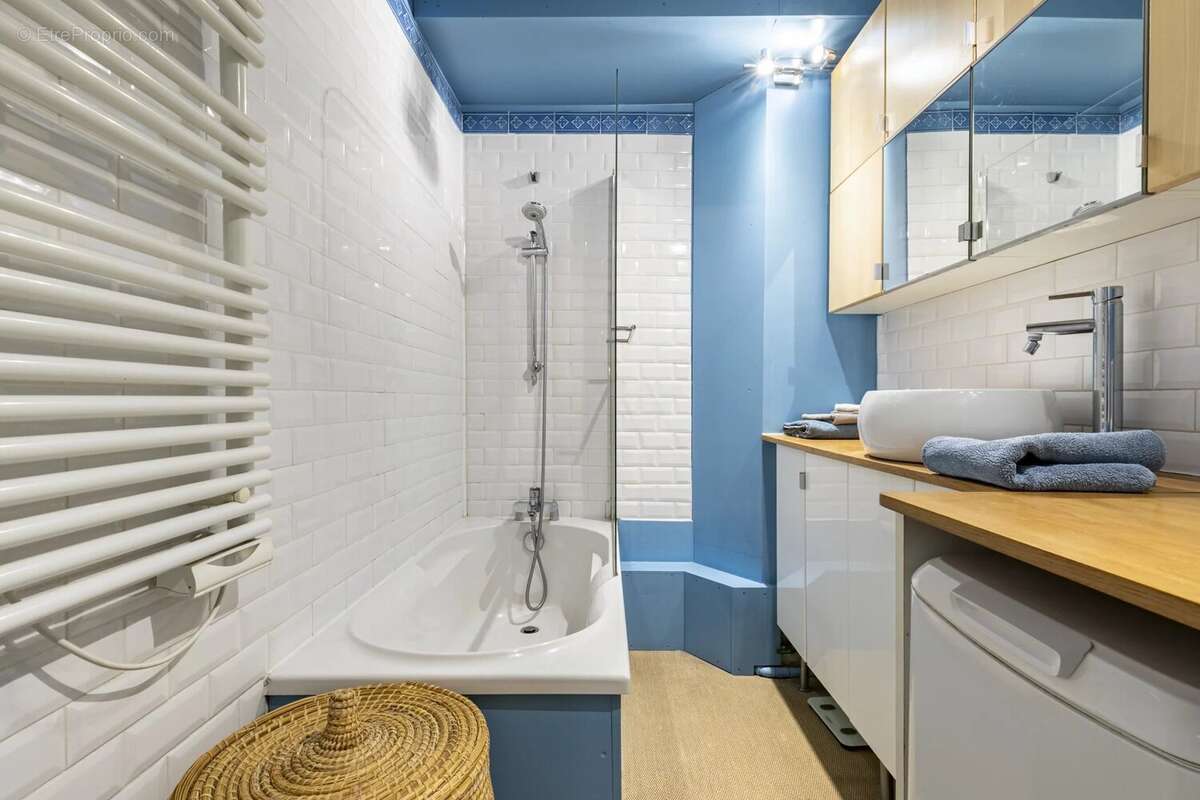 Appartement à PARIS-14E