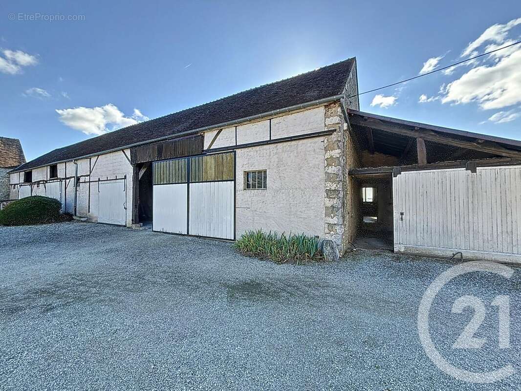 Maison à SAINT-LOUP-DE-NAUD