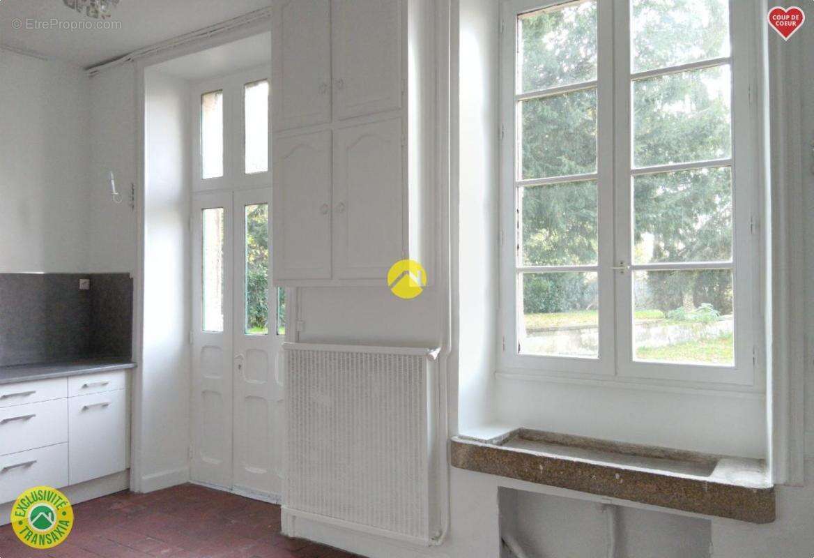 Maison à BONNAT