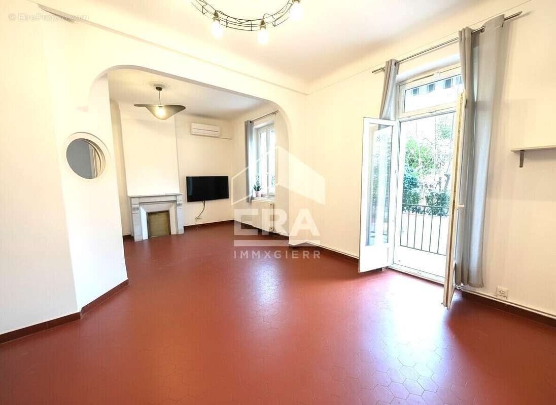 Appartement à MARSEILLE-5E