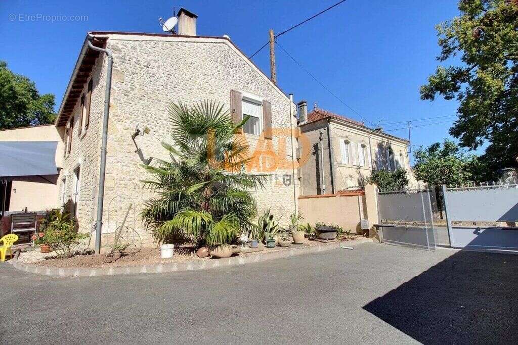 Maison à GIBOURNE
