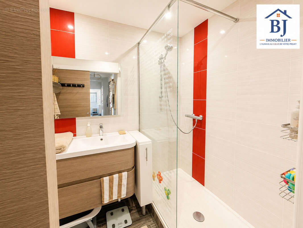 Exclusivite appartement 4 pieces 72 m2 + garage et cellier - photo 6
