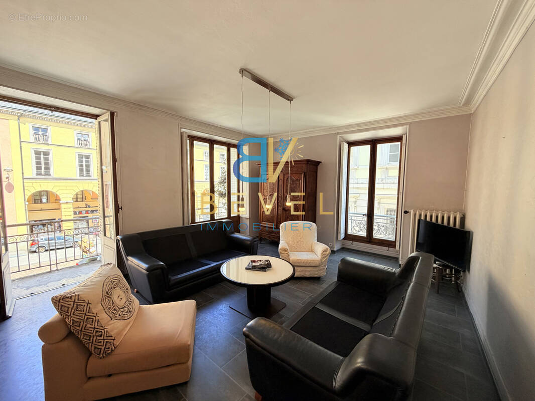 Appartement à SAINT-JEAN-DE-MAURIENNE