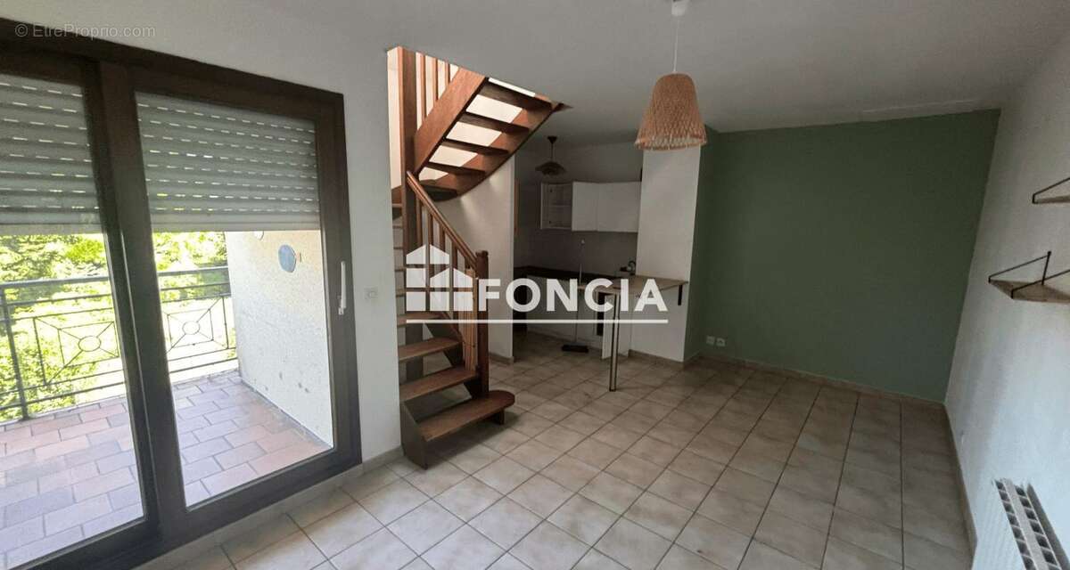 Appartement à FONTENAY-LE-FLEURY