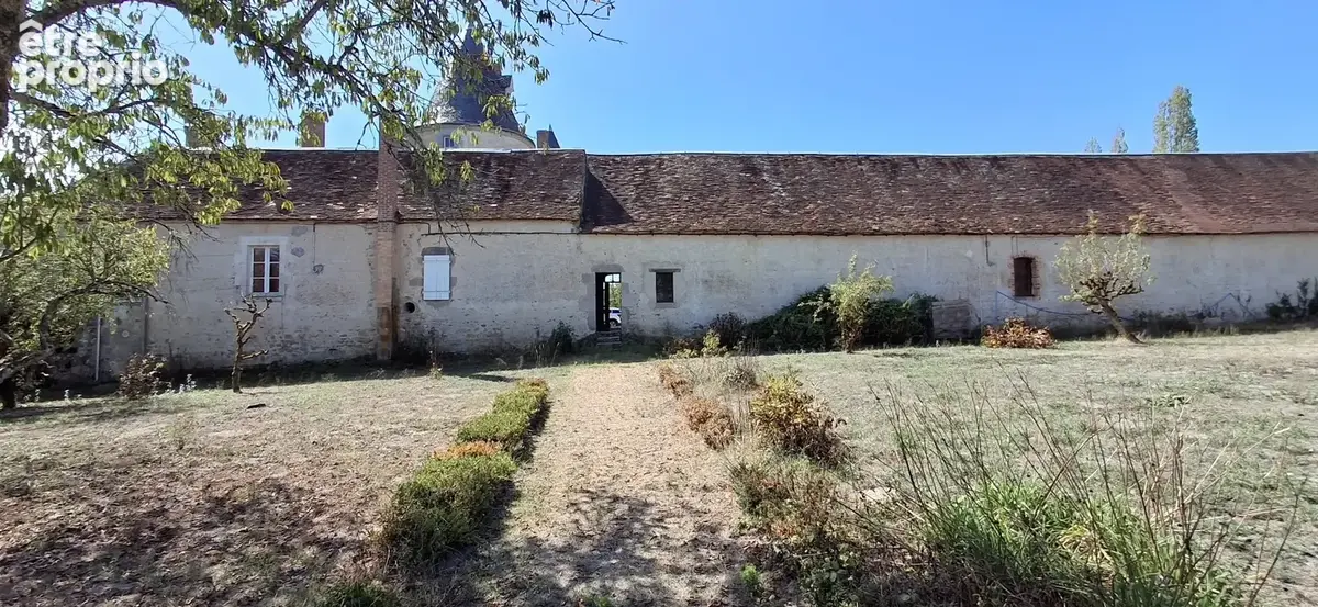 Exceptionnel château XV-XVI et XIXe avec son hameau et ses 108 hectares avec possibilité d’acheter 200ha attenants supplémentair - photo 6