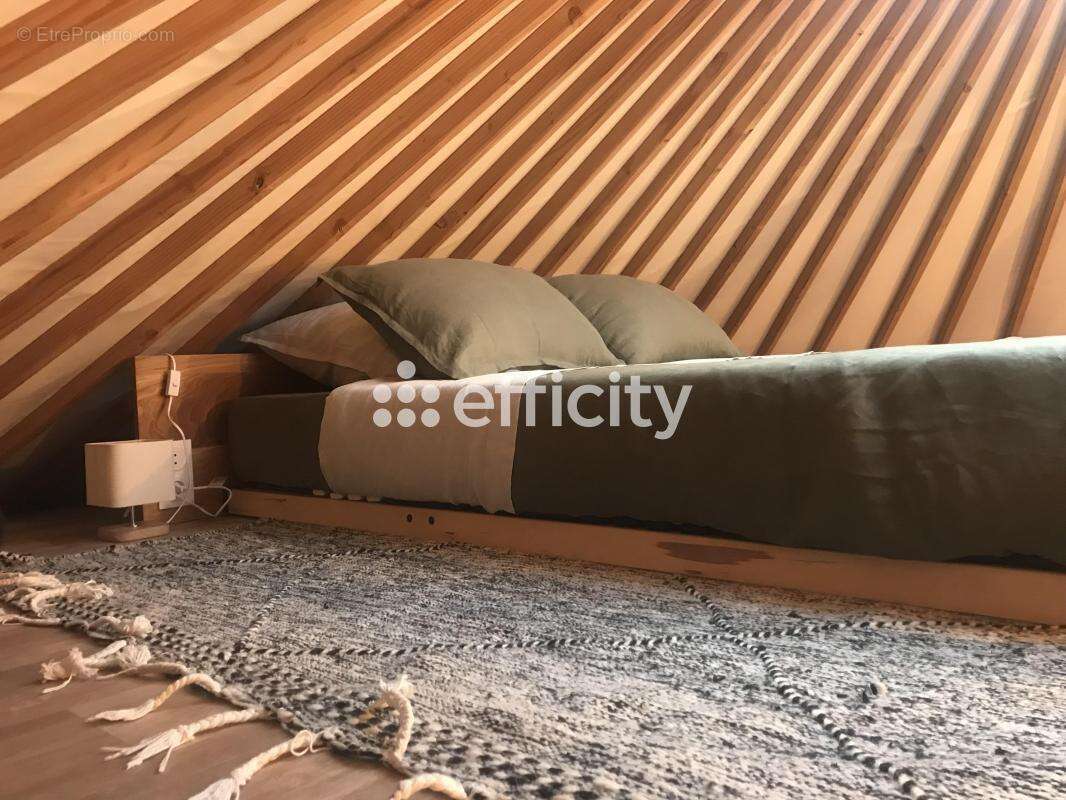 Maison à AUGE-SAINT-MEDARD