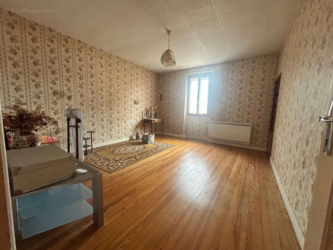 Maison à DAMMARTIN-EN-SERVE