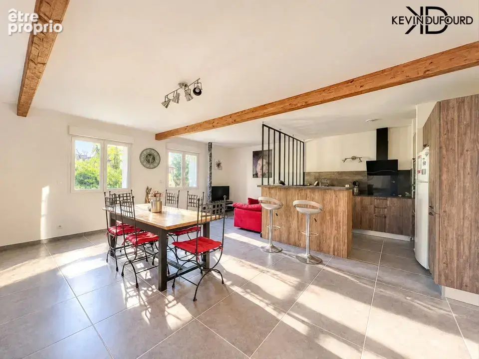 Appartement 4 pièces 85 m² à vendre à Pont-De-Labeaume (07380) - photo 2