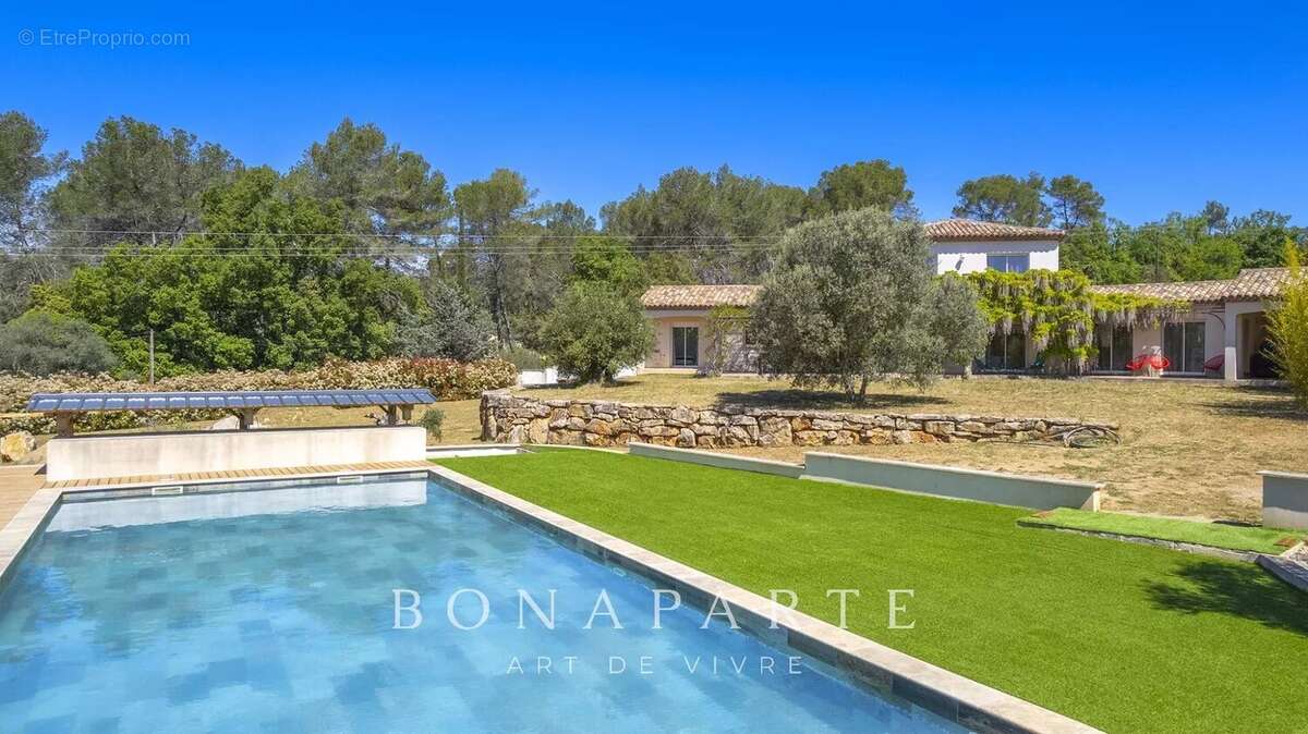 Lorgues - villa de maçon, traditionnelle, de 230m² habitables, sur un terrain de 4297m² + piscine - photo 11