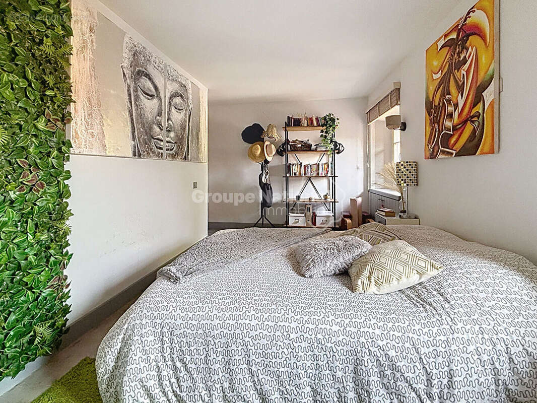 Duplex Vieux village Mouans Sartoux 5 pièce(s) 130 m² (97 m²LC) - photo 12