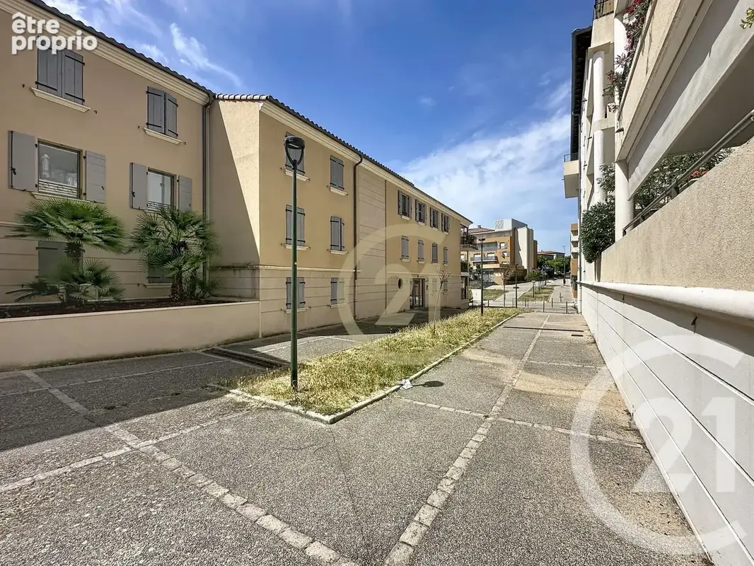 Appartement 70 m² à Uzes  - photo 11