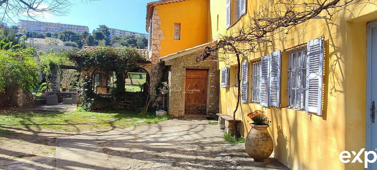 Maison à SAINT-LAURENT-DU-VAR