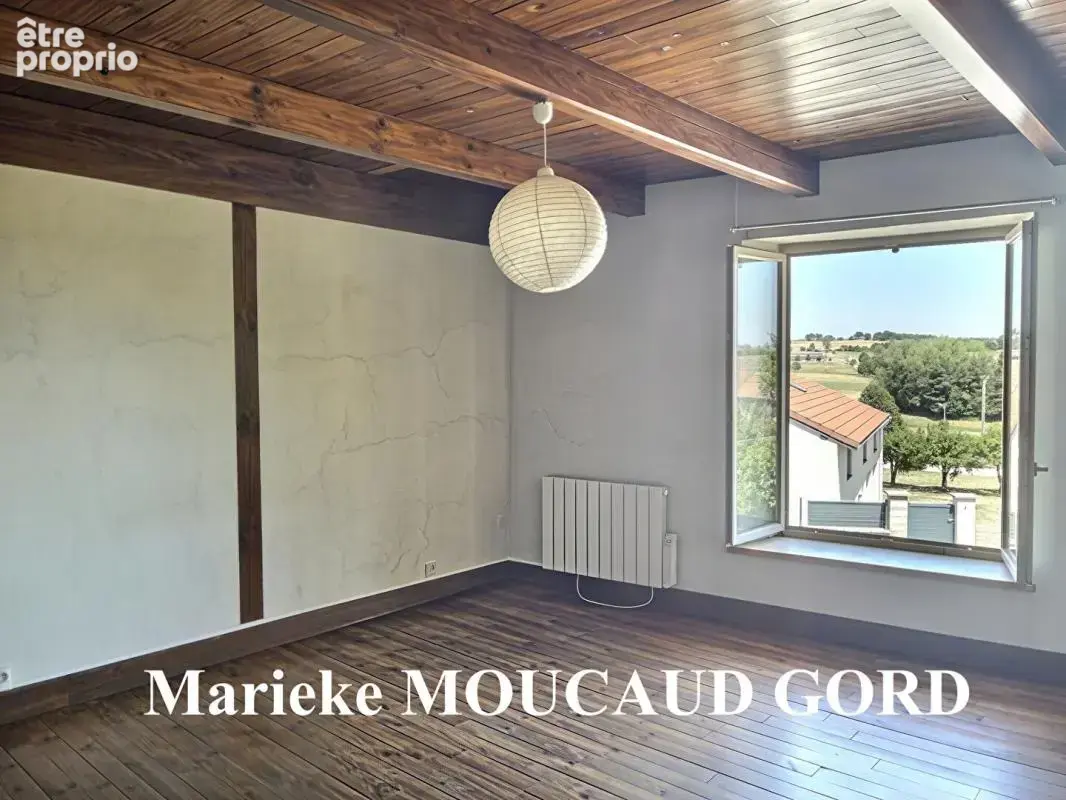 TIRANGES 43530 Belle maison de village 102m² 3 chambres, cour et garage 96 000 - photo 6