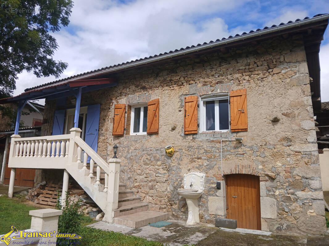 Maison à AUGEROLLES