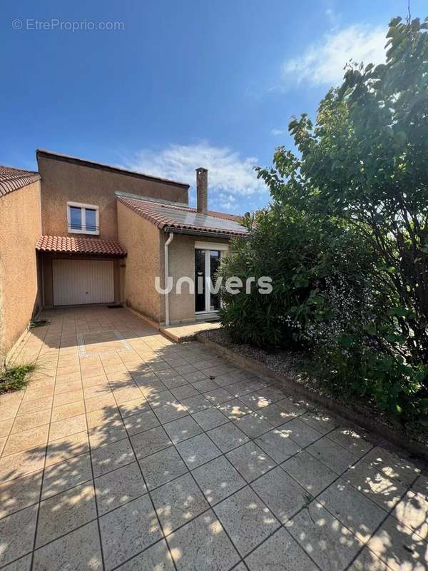 Maison à PORTES-LES-VALENCE