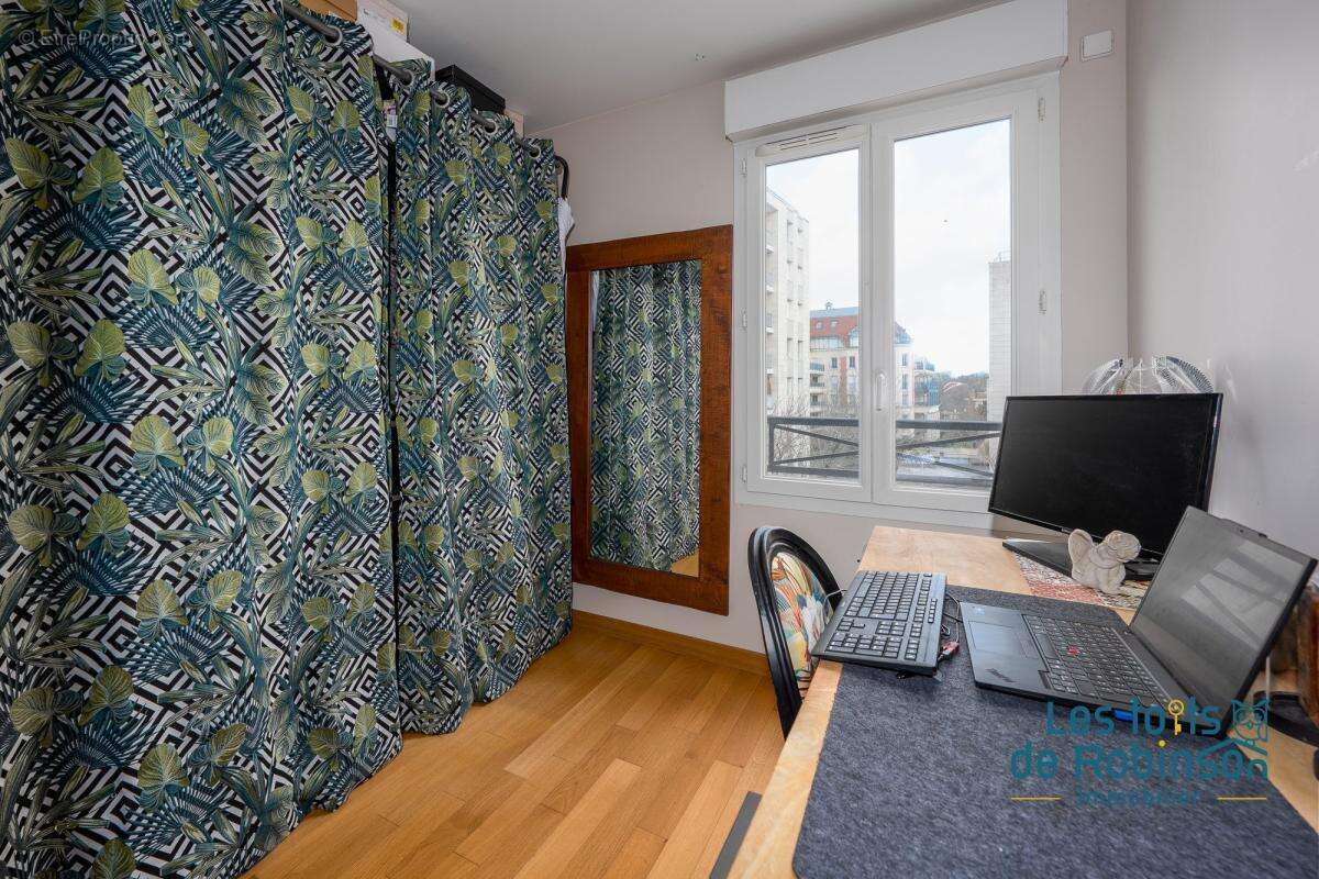 Appartement à LE PLESSIS-ROBINSON