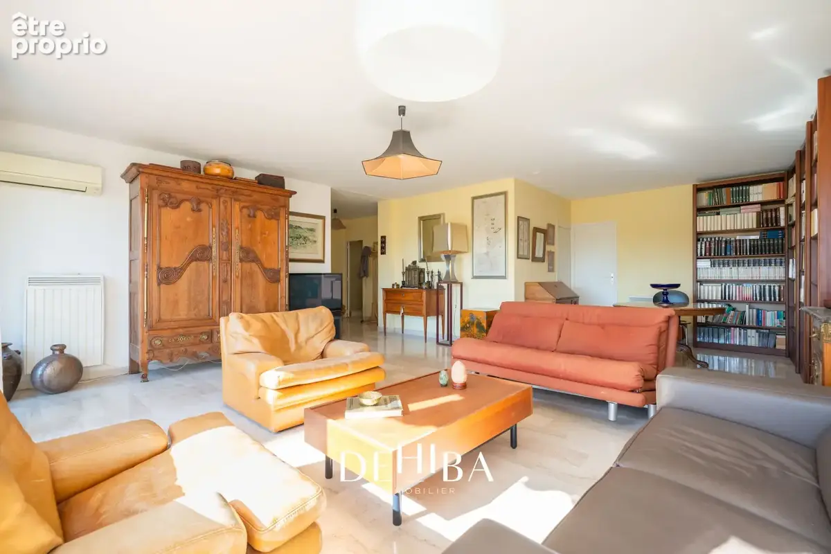 Carré d'or - appartement familial de 112m2 avec terrasse plein ciel, garage et cave - photo 5