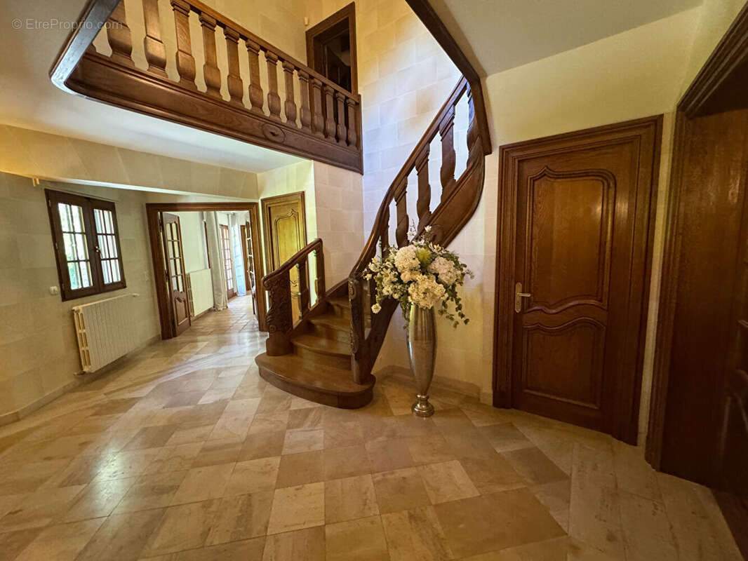 Maison à LES MESNULS