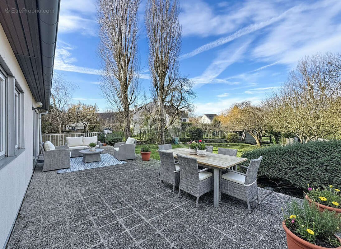 Maison située à Nanteuil les Meaux - vivable de plain pied - 5 chambres - jardin de 1330 m2 et sous-sol total - photo 2