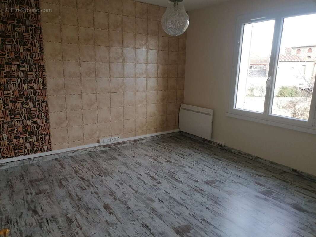 Maison à SAINT-GERMAIN-LEMBRON