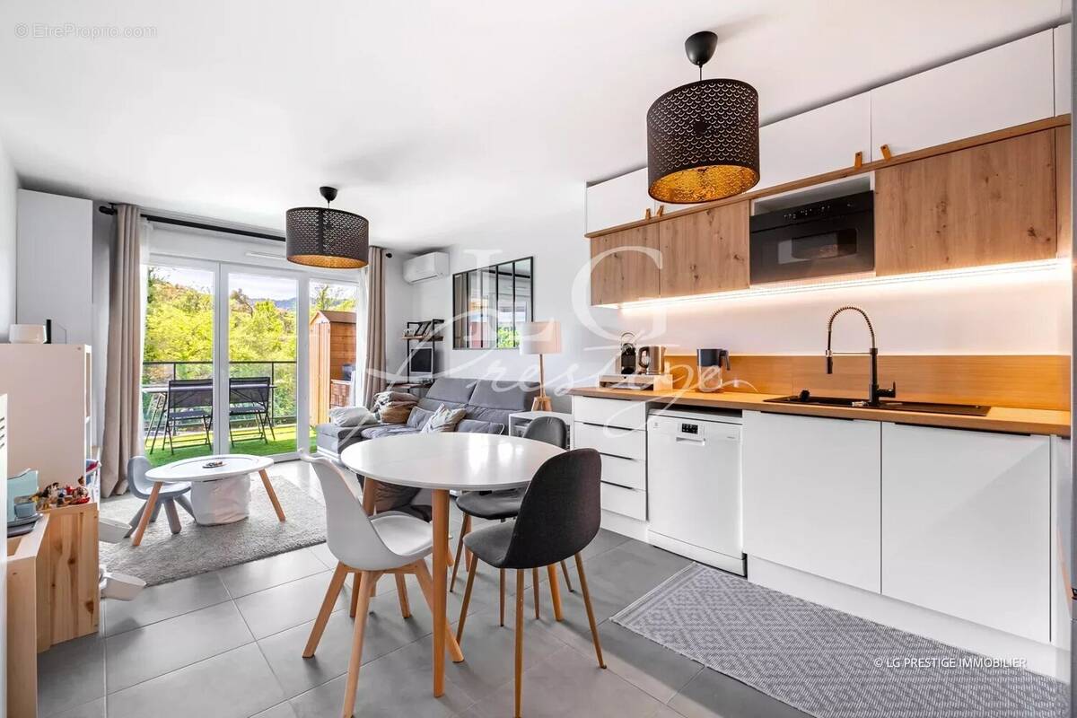 Appartement à AURIBEAU-SUR-SIAGNE