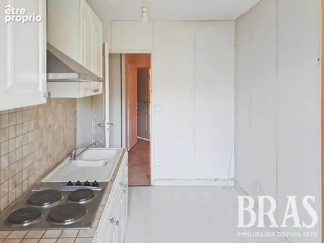 Avenue Camus, appartement avec double garage - photo 4
