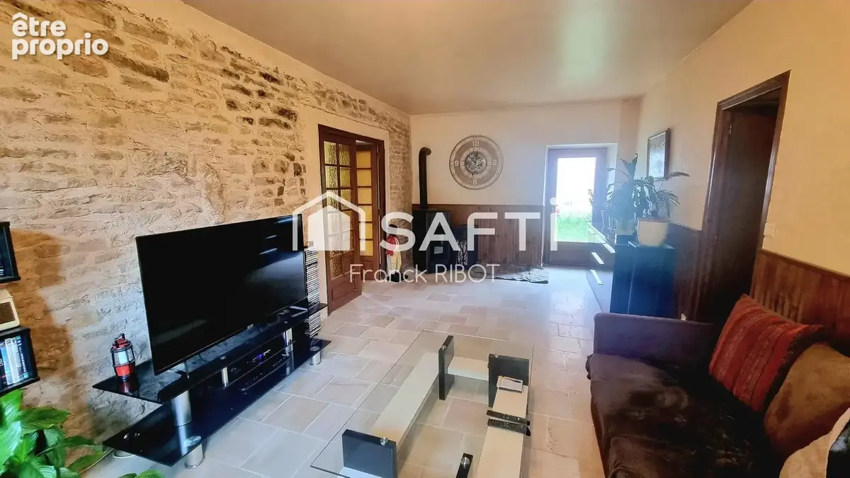 Photo 1 - Maison à SAVIGNY-EN-TERRE-PLAINE
