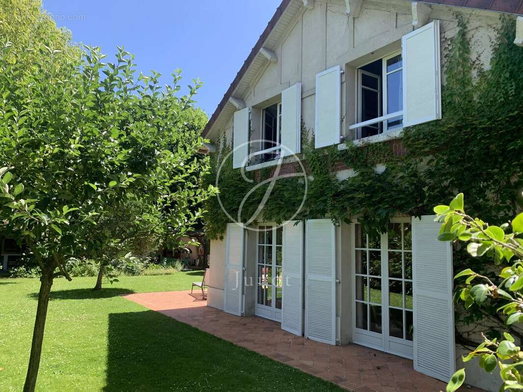 Maison à LE VESINET