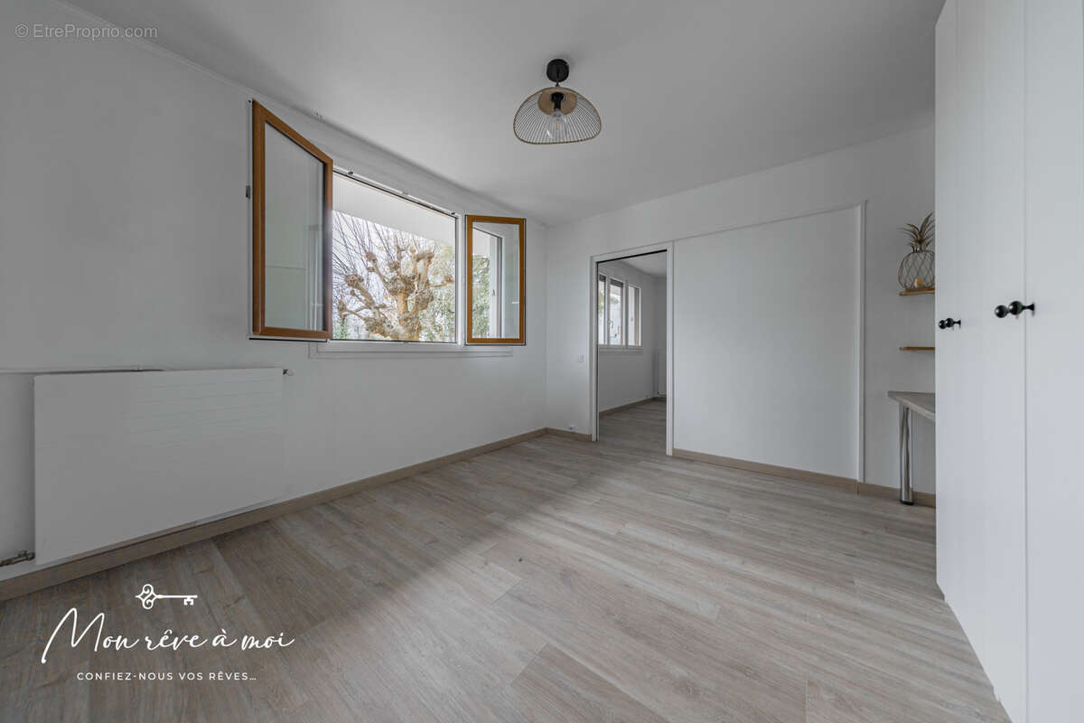 Appartement à FONTENAY-LE-FLEURY