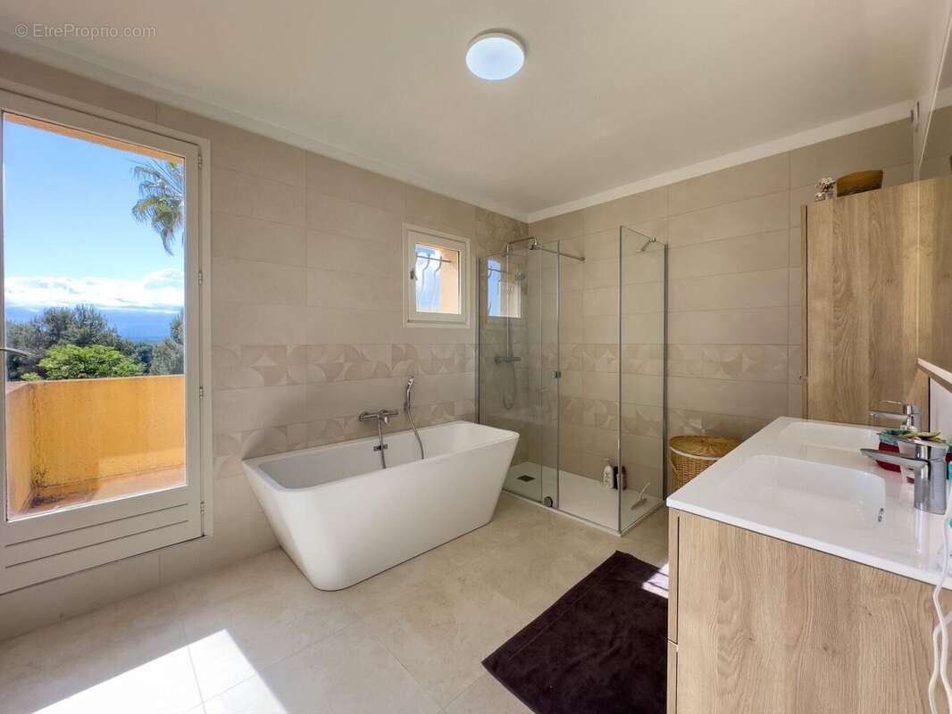 Photo 9 - Maison à SAINT-LAURENT-DU-VAR