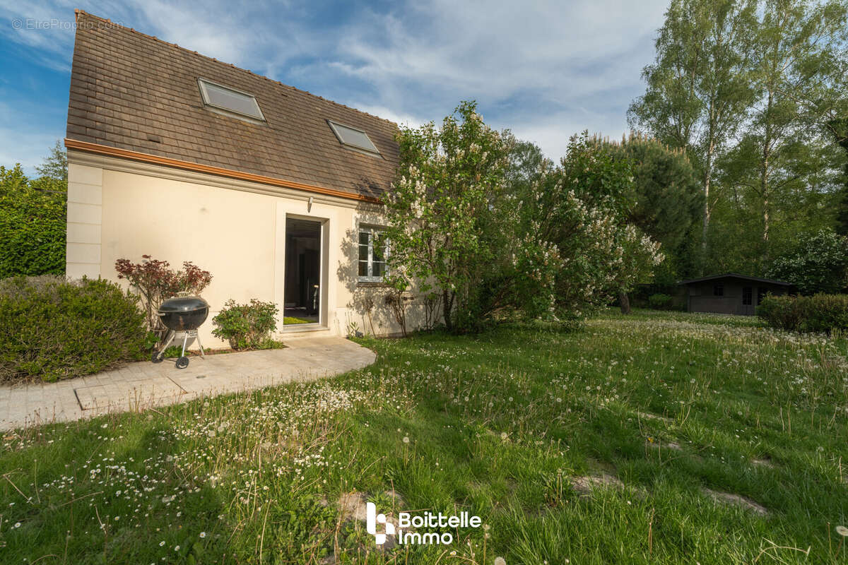 Maison à BUTHIERS