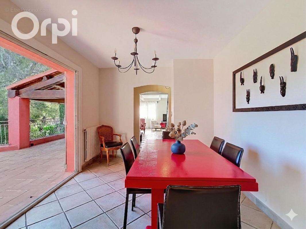 Maison à LA CADIERE-D'AZUR